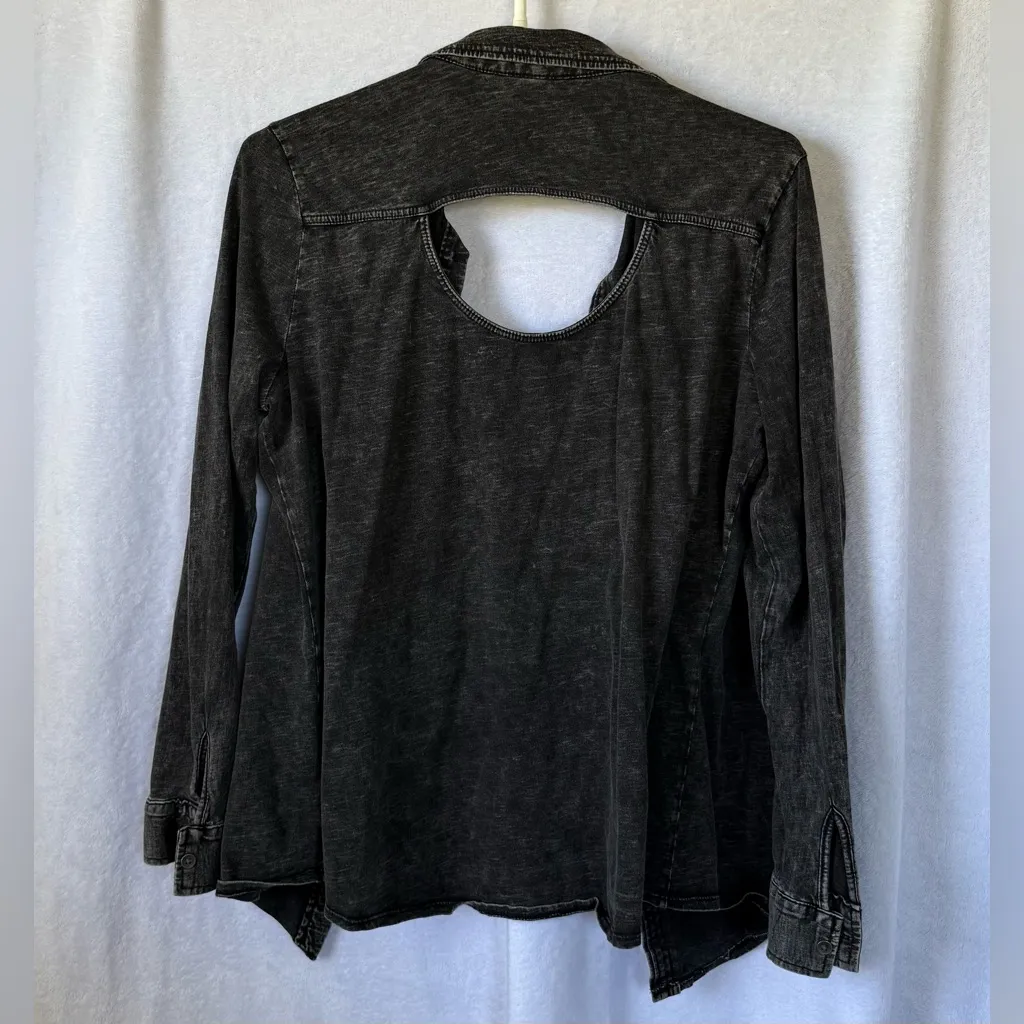 Rock & Republic size large black distressed long sleeve button up shirt - Image 7