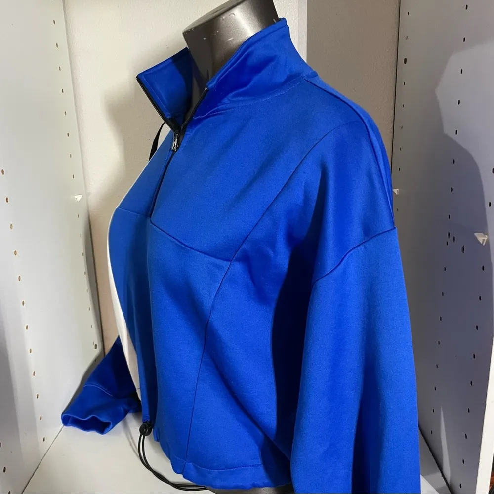Sports illustrated woman’s crop top sweatshirt size XL Blue - Image 9