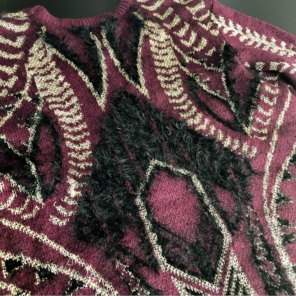 Furry Crewneck Sweater Metallic Purple Plum Gold Black Art Deco sz L - Image 8