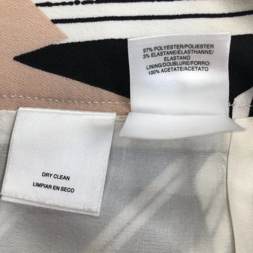 Nine West Geometric Black and Cream Pencil Skirt - Size 18. - Image 6