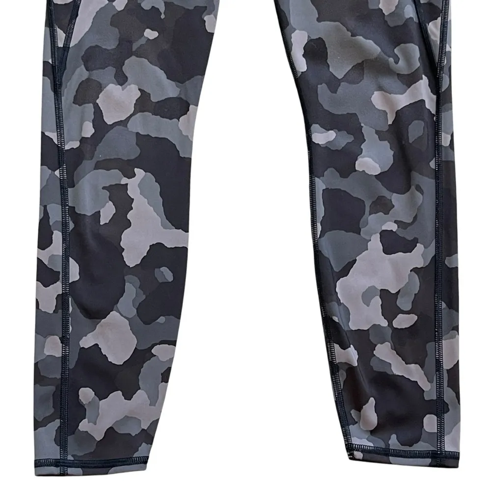 Athleta Lightning Camo 7/8 Tight Leggings Women’s Size S in SuperSonic Athletic - Image 5