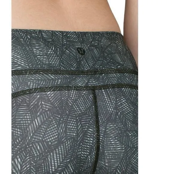 Lululemon Cool To Street Crop Jazzy White Gator Green Sage Green Legging‎ Size 4 - Image 14