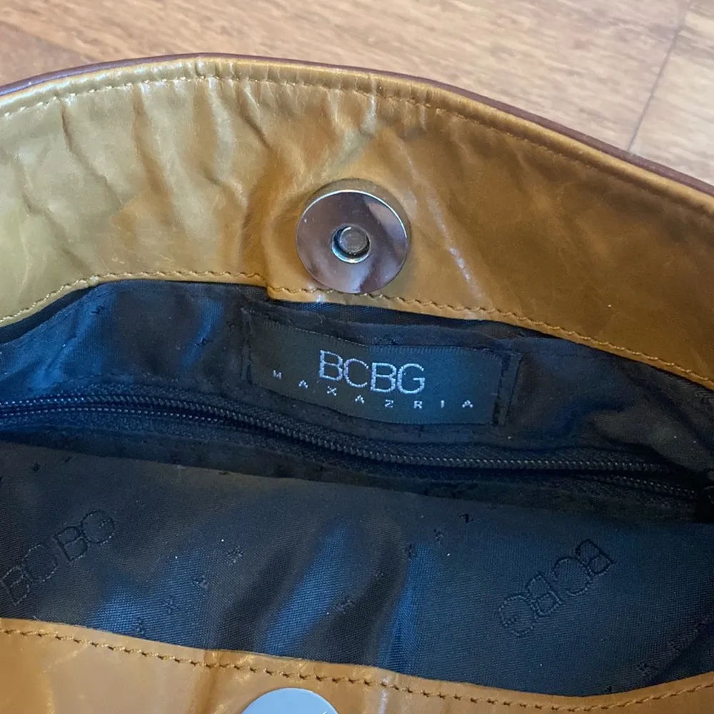 BCBG Max Azria Chevron Shoulder Purse - Image 5