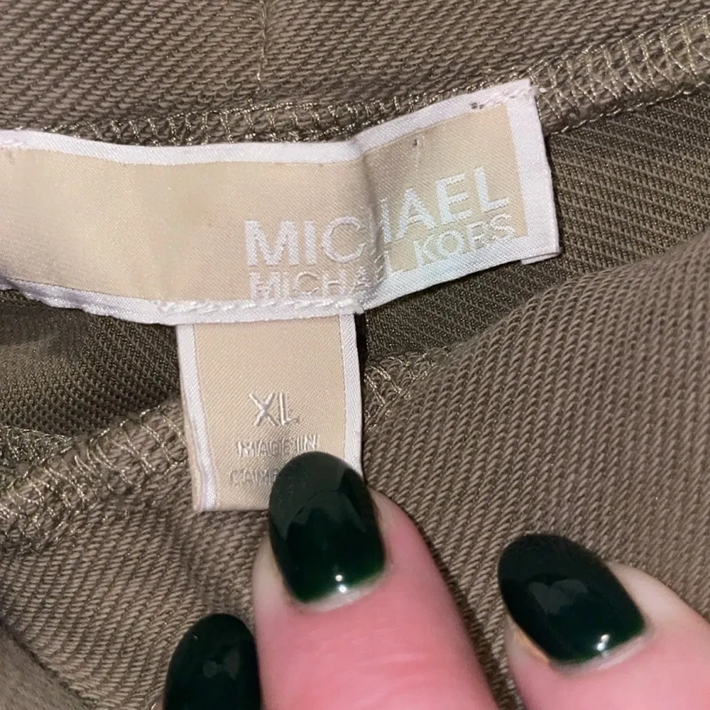 MICHAEL KORS Olive Cropped Pants Women XL Lace Grommets Pointe Knit Chic Trouser - Image 3