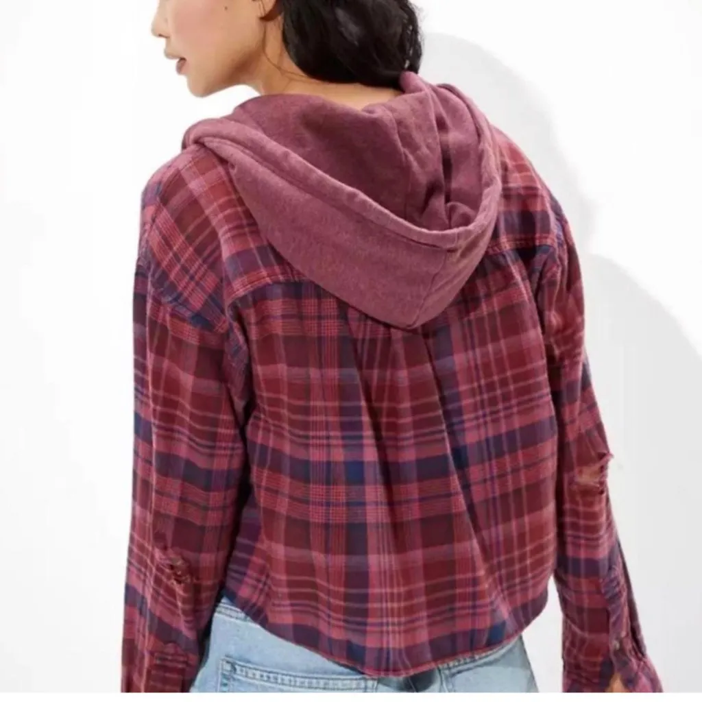 American Eagle Size S Hooded Cropped Flannel Shirt Burgandy Plaid Distressed - Image 2