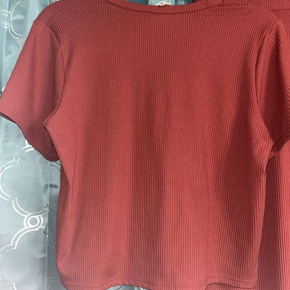 Capella Ribbed Cropped Tee And Skirt Set. Size Large. Dark Salmon Color - Image 3