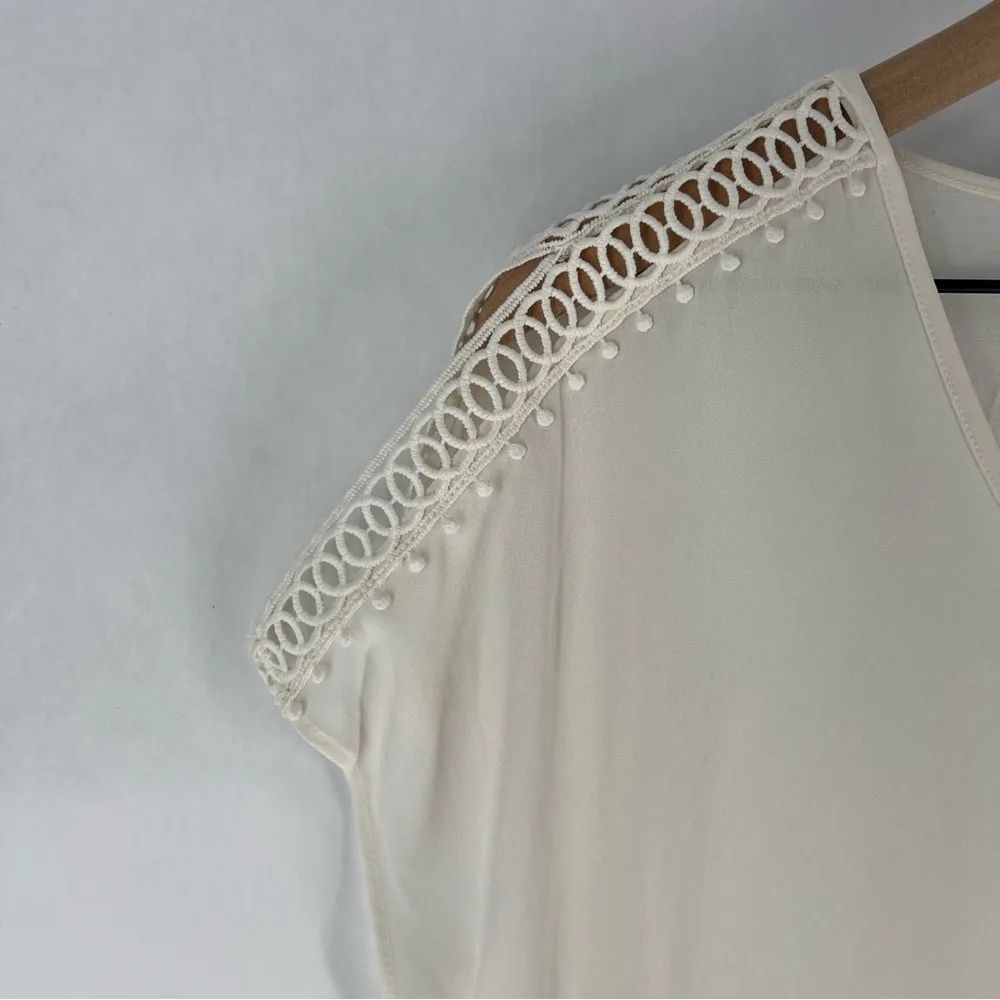 LOFT Size M Petite Lacy Mixed Media Tee High Low Dolman Split Sleeve Lightweight - Image 3