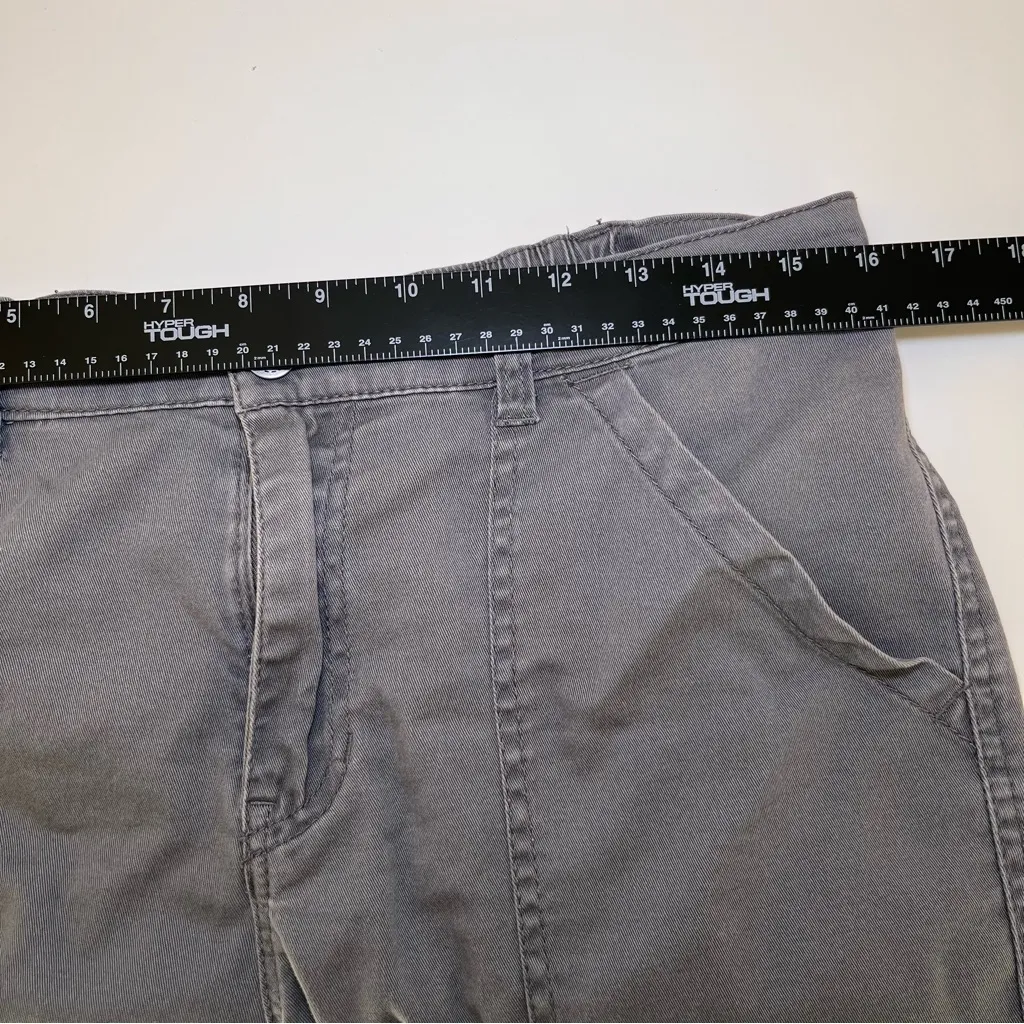 Stylish Gray Wide Leg Cargo Pants - Image 7