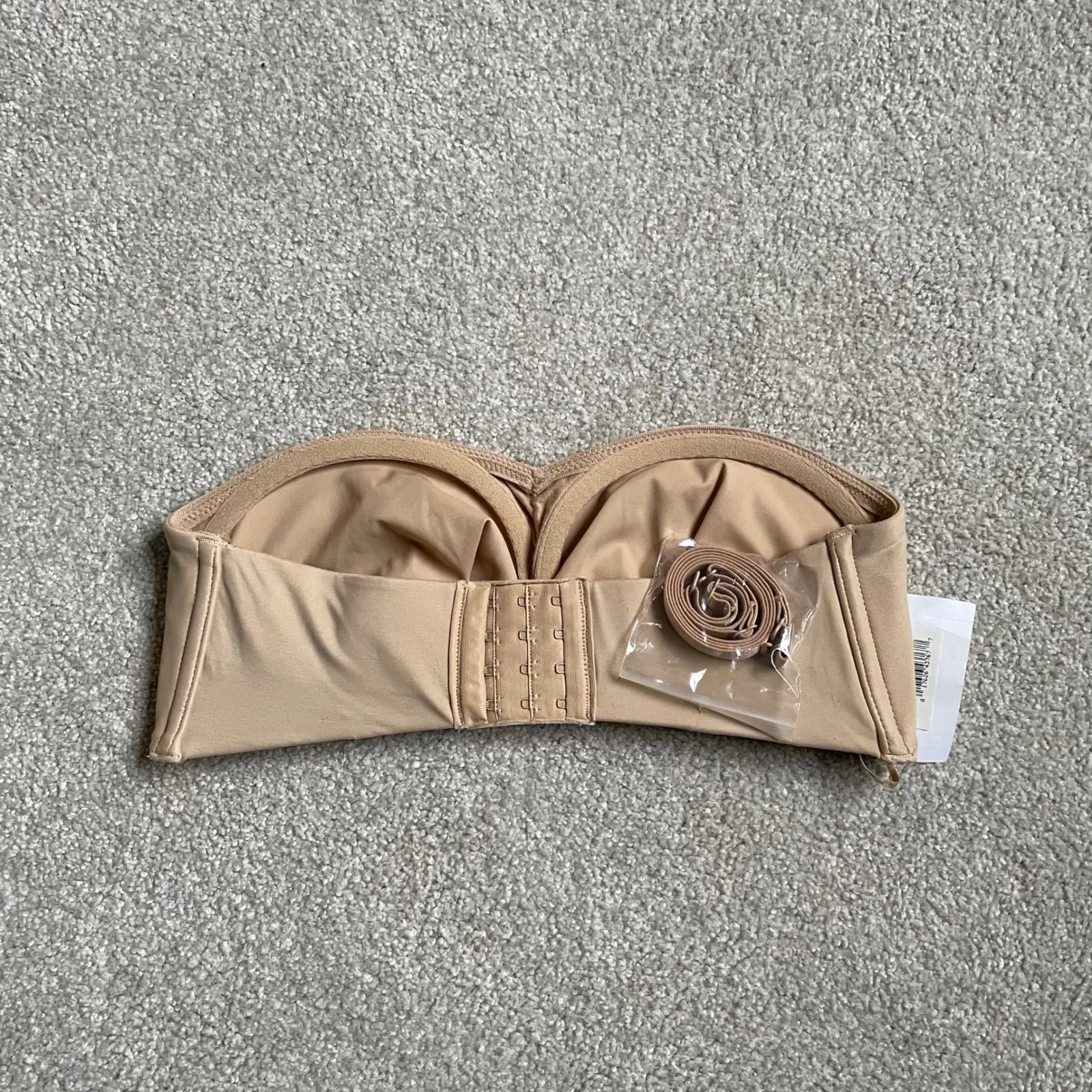 Nude Strapless Bra 34DD Underwire Padded Convertible Straps Included NWT Tan Size undefined - Image 2
