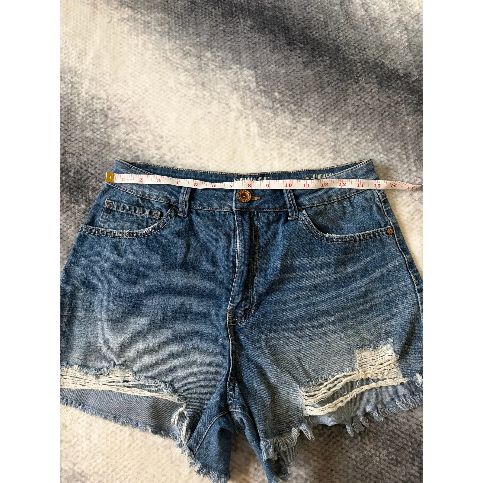 New York Rewash Super Hi-Rise Vintage Reunion Distressed Junior Short Size 9 - Image 4