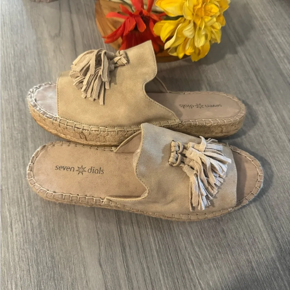 Seven Dials Women's Wendelle Shoes, Size 6.5, Beige Tassel Open-Toe Sandal - Image 2