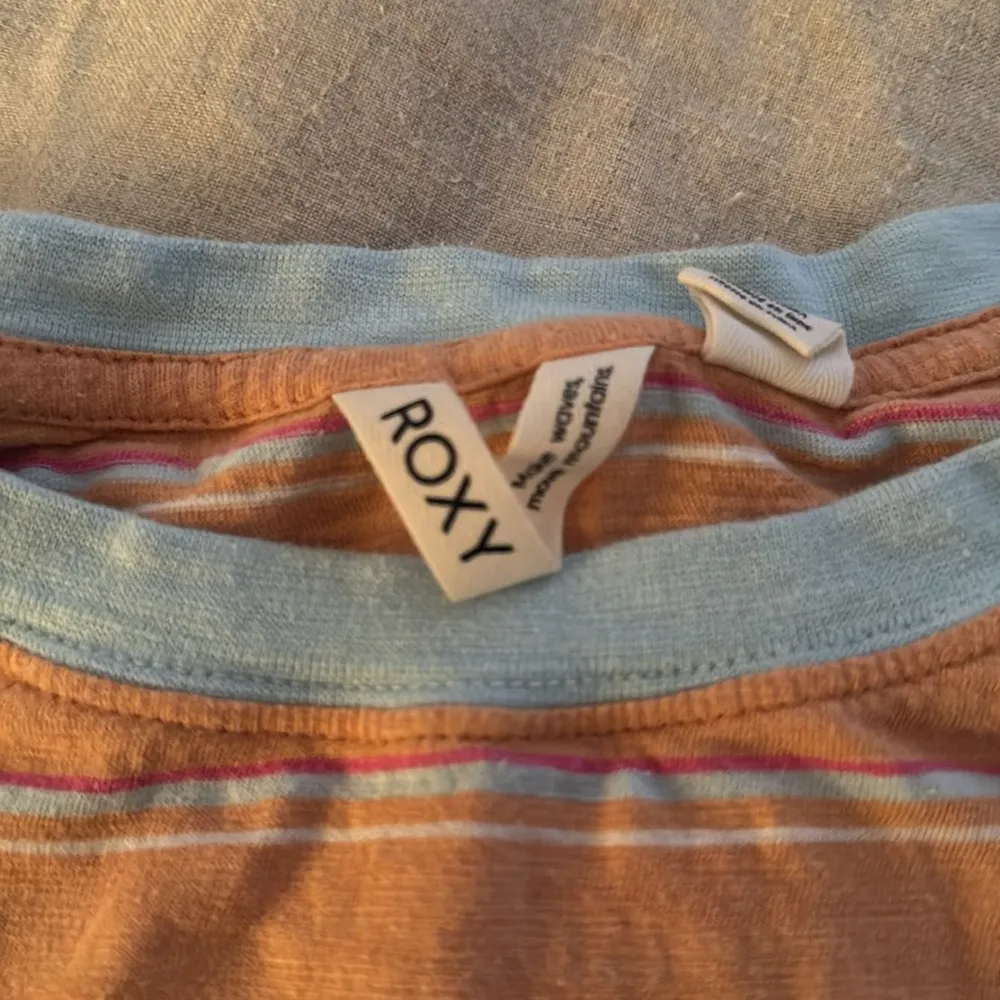 Roxy‎ Long Sleeve T-Shirt - Image 5