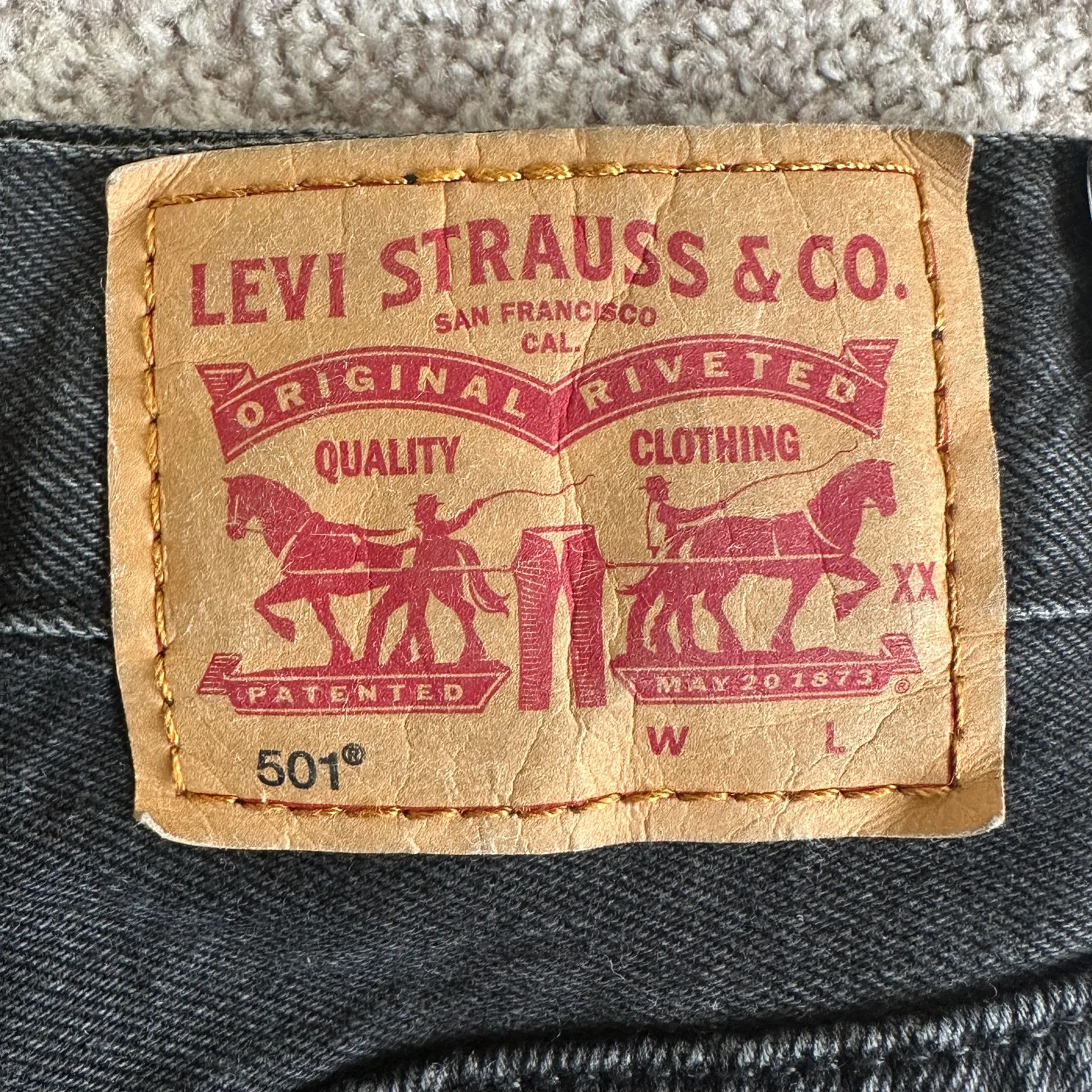 Levi's 501 Jean Shorts Womens 26 Black High Waisted Distressed Retro 90s Grunge - Image 4