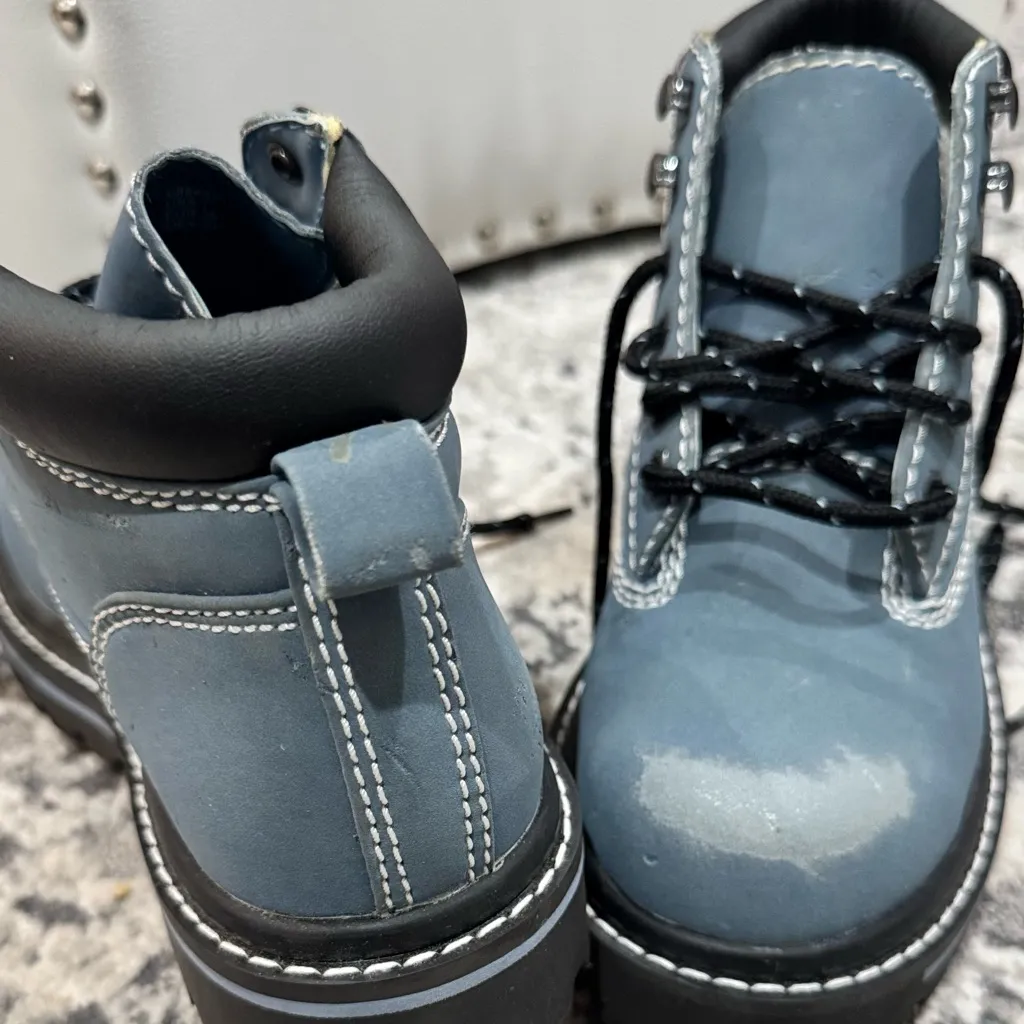 No Boundaries Blue Distressed Zip Stitch Accent Hiker Boots - Image 6