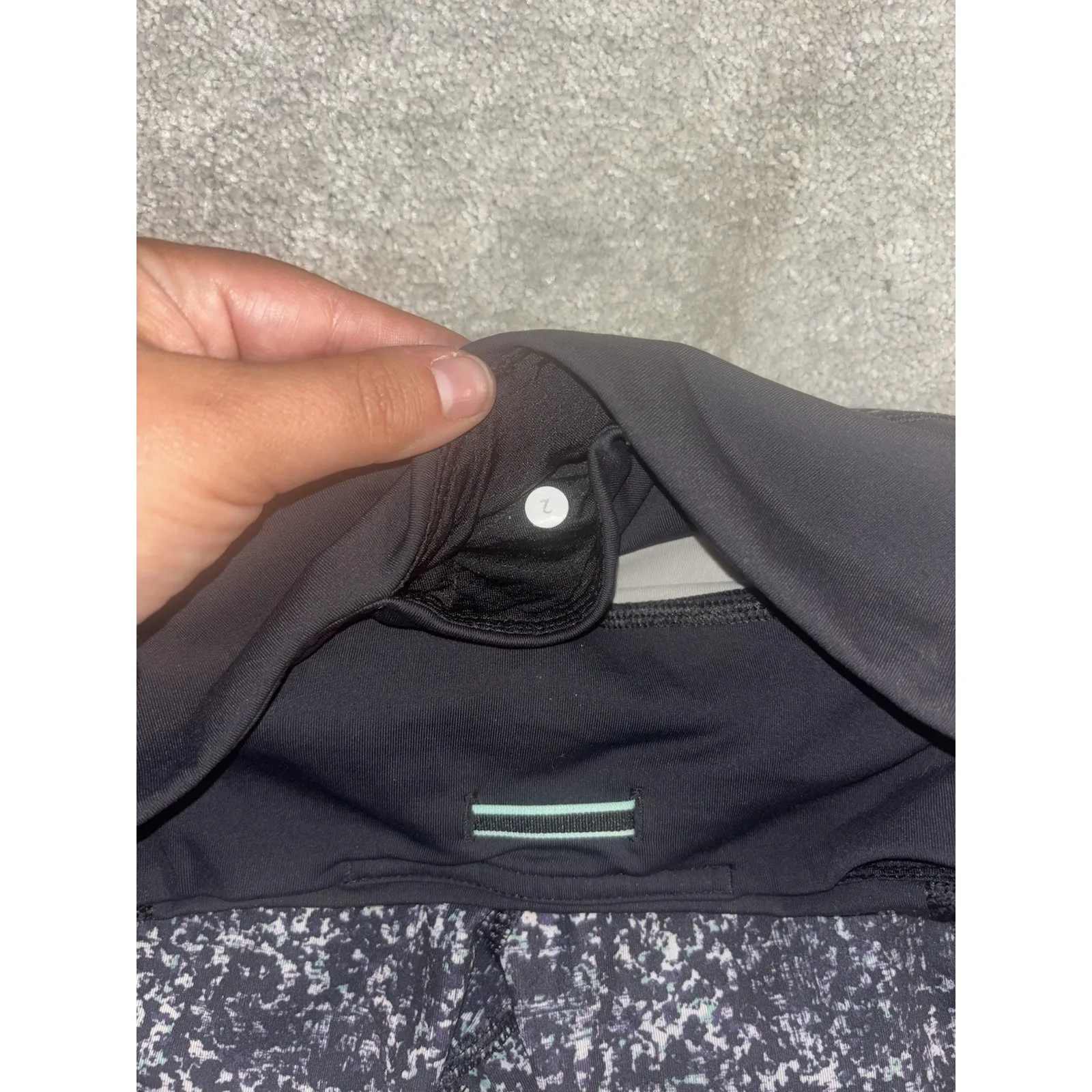 Lululemon Size 2 - Image 4