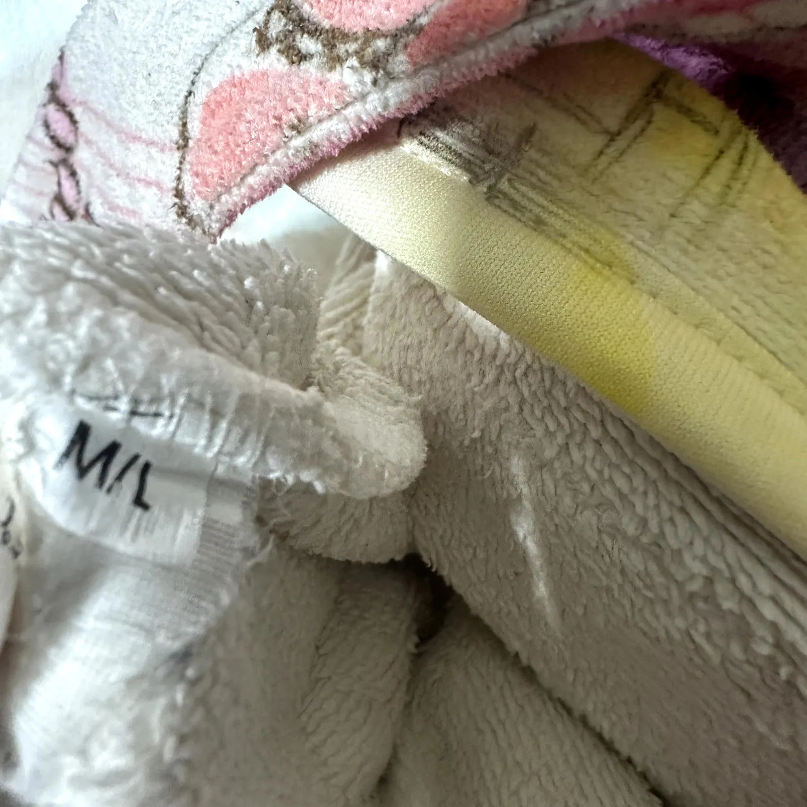 Wrap Up by VP Short Robe Size M/L Girly Princess Bow Novelty Print Rhinestone Pink Size L - Image 3