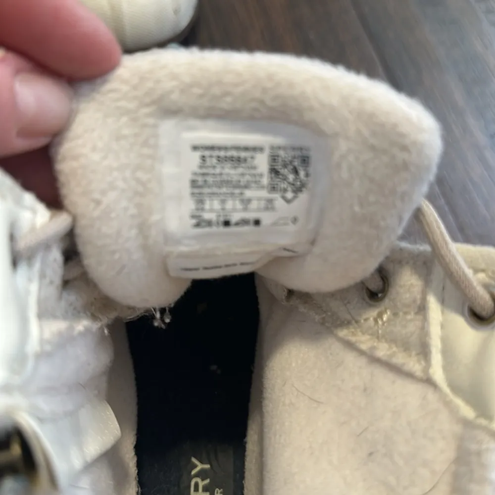 Woman’s cream sperry boots size 6.5 - Image 3