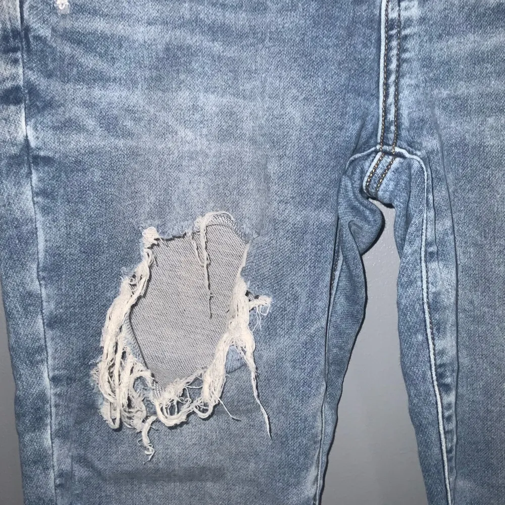 American Eagle Next Level Stretch Crop Jegging Distressed Ripped Blue Jeans 10 - Image 5