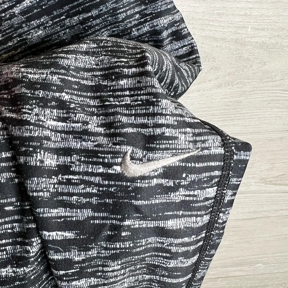 Nike Dri-Fit Capri Leggings - Image 3