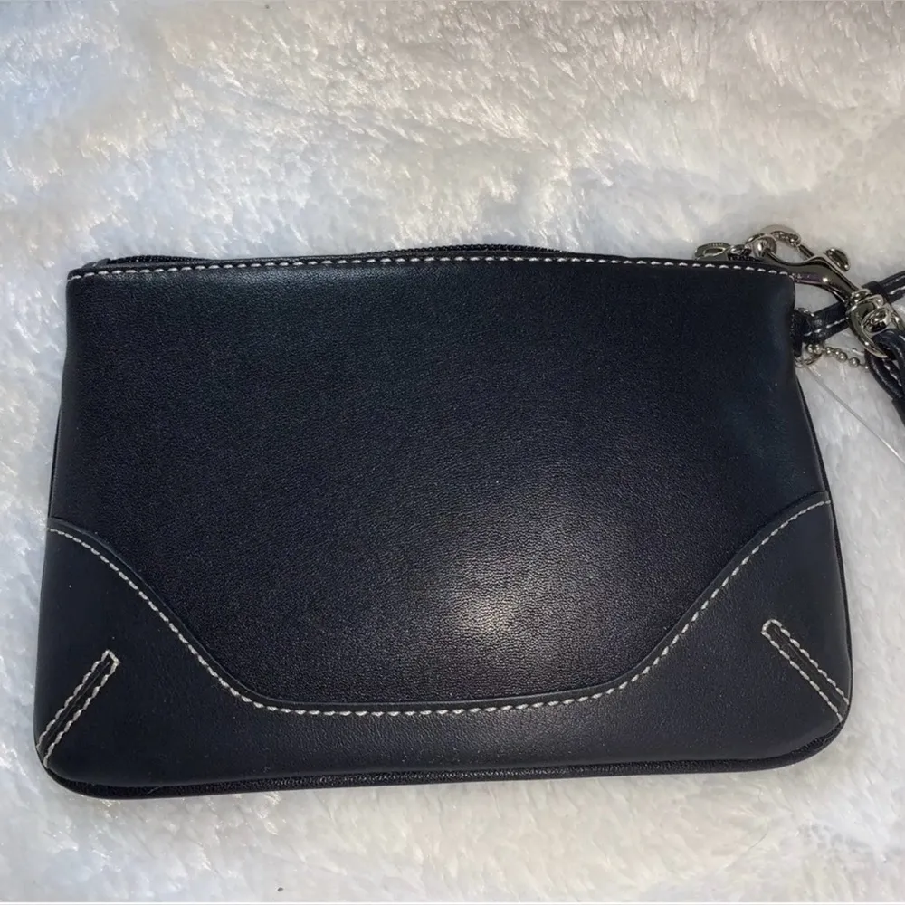 Coach Black Leather Corner Zip Wristlet New with tag and box - Image 3