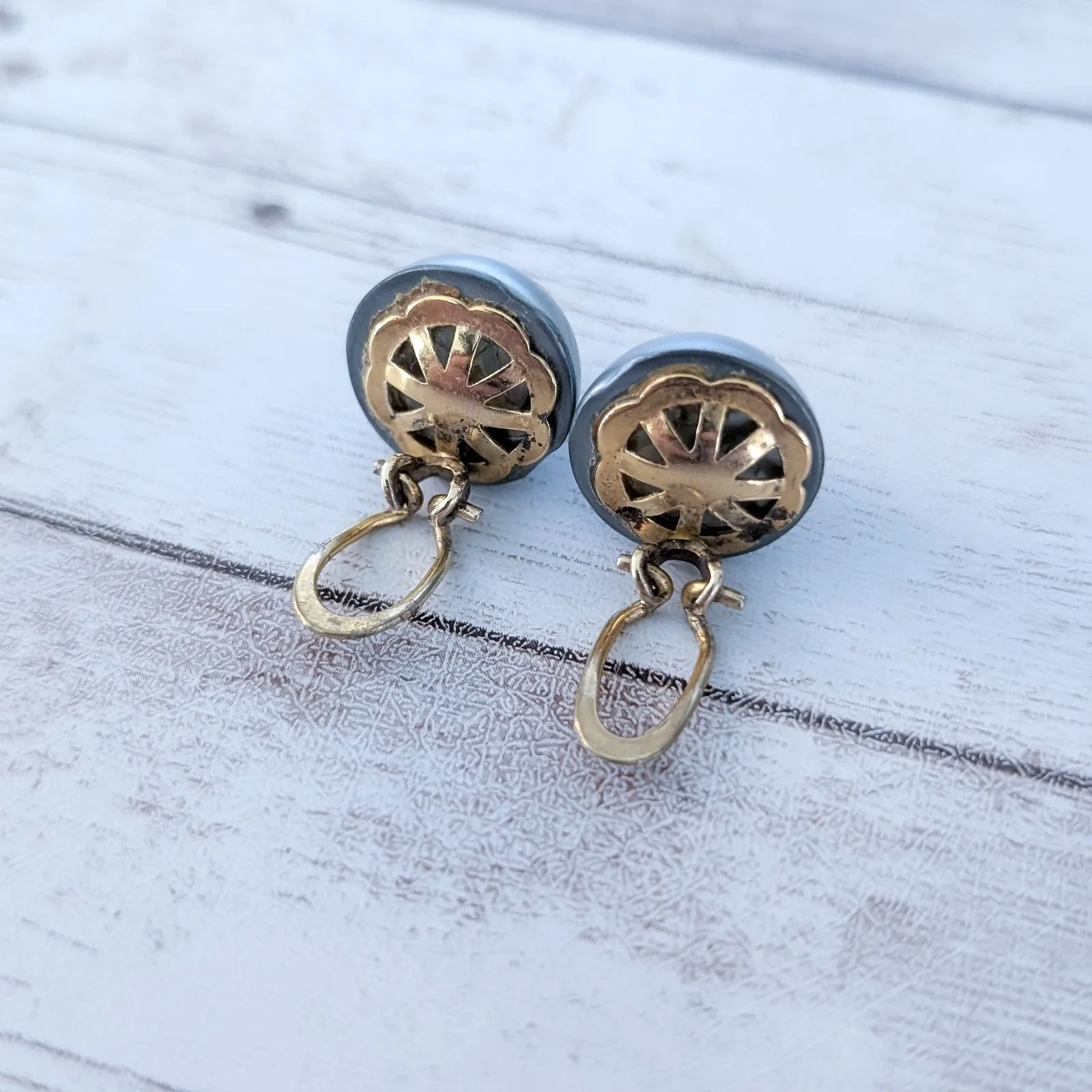 Vintage Clip On Earrings - Image 6