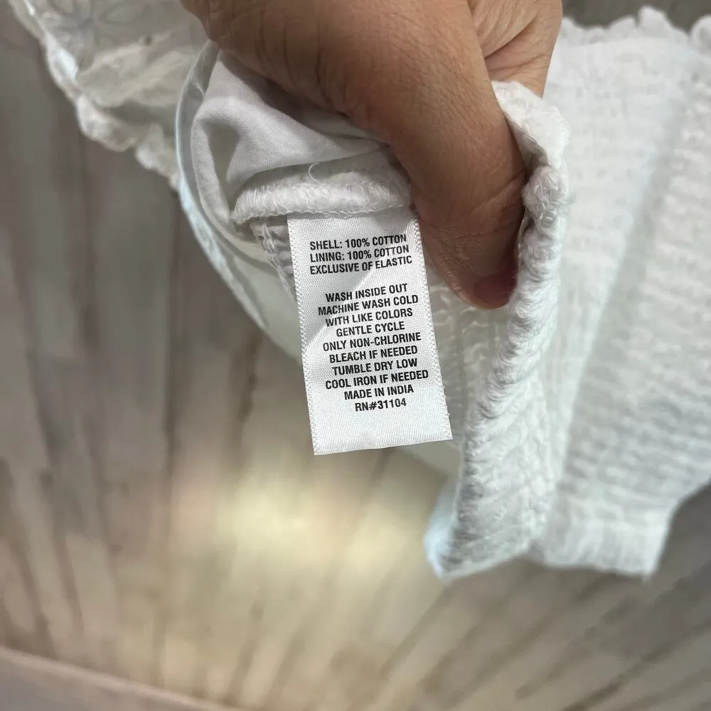 Cabana Crown & Ivy White Eyelet Puff
NWT Sleeve Crop Blouse with Smocked Back XL - Image 7