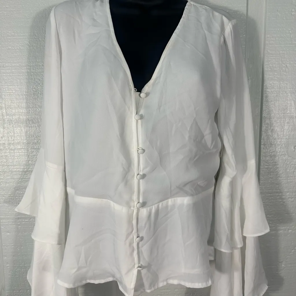 Vince Camuto Women’s White Long Bell Sleeve Top Size Small NWOT - Image 5