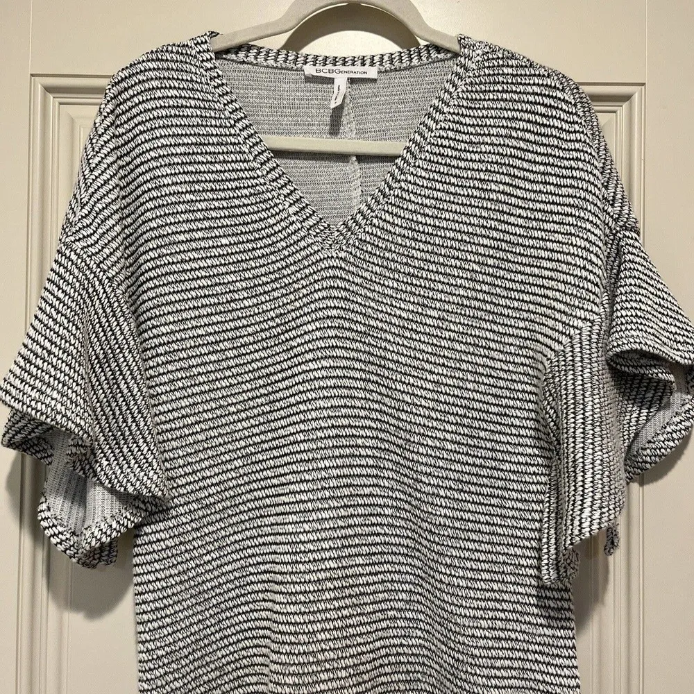 BCBGeneration Sweater Dress Black & White Bell Sleeve Mini Ribbed Knit Sz SMALL - Image 4