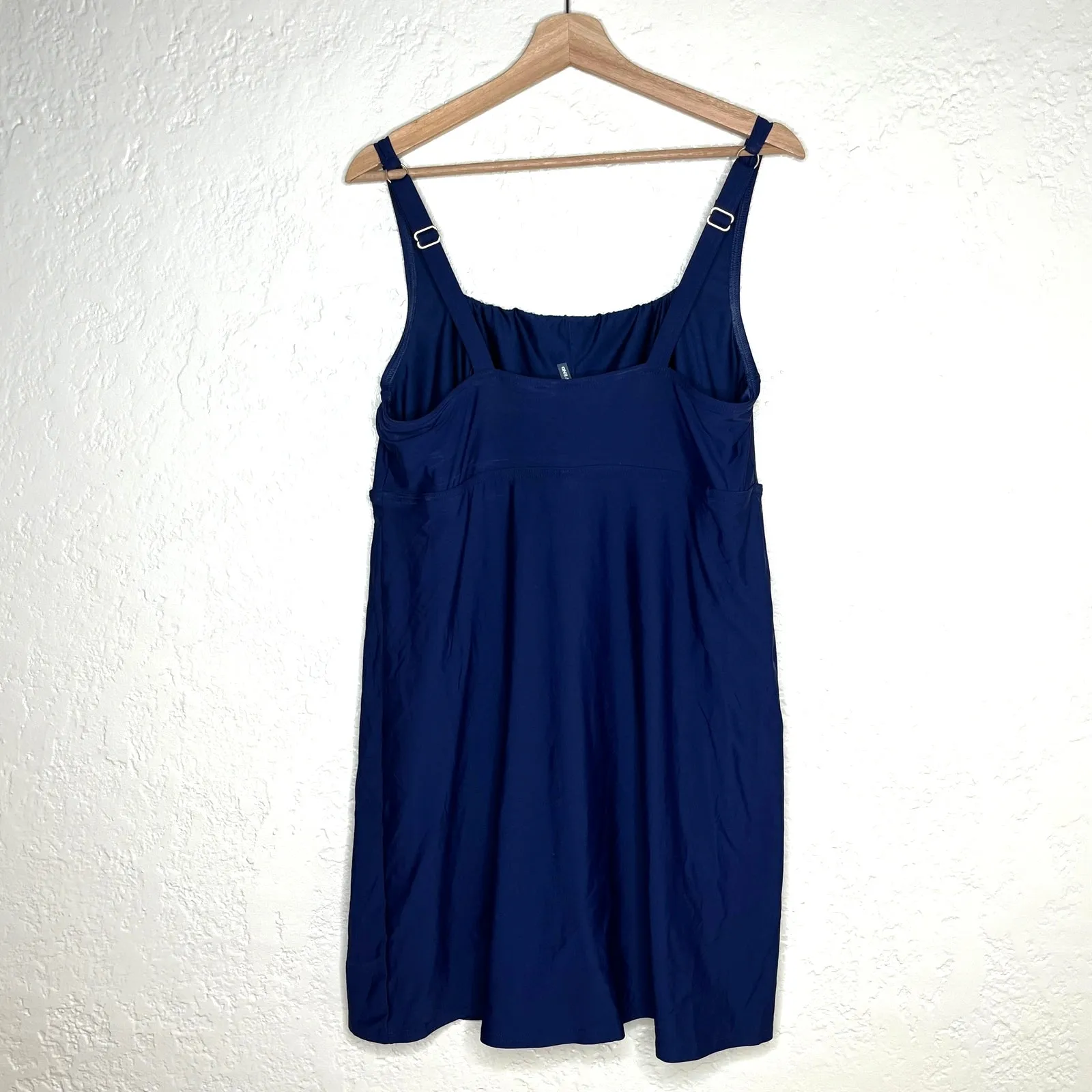 Lands' End Women's Navy Tummy Control UPF 50 Square Neck One - Image 3