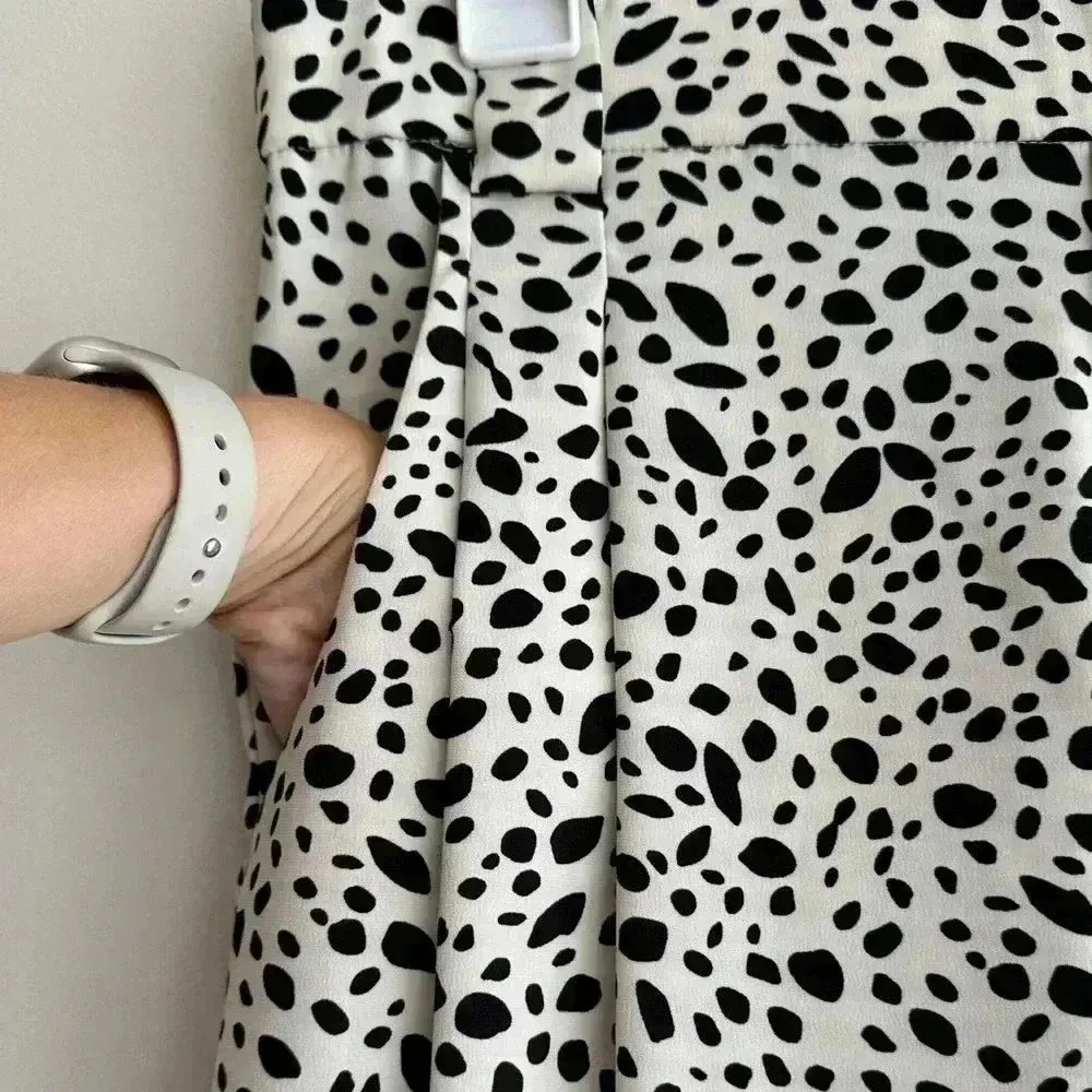 Zara Dalmatian Print Pleated Wide Leg Cropped Trouser Culottes in White, Med - Image 5