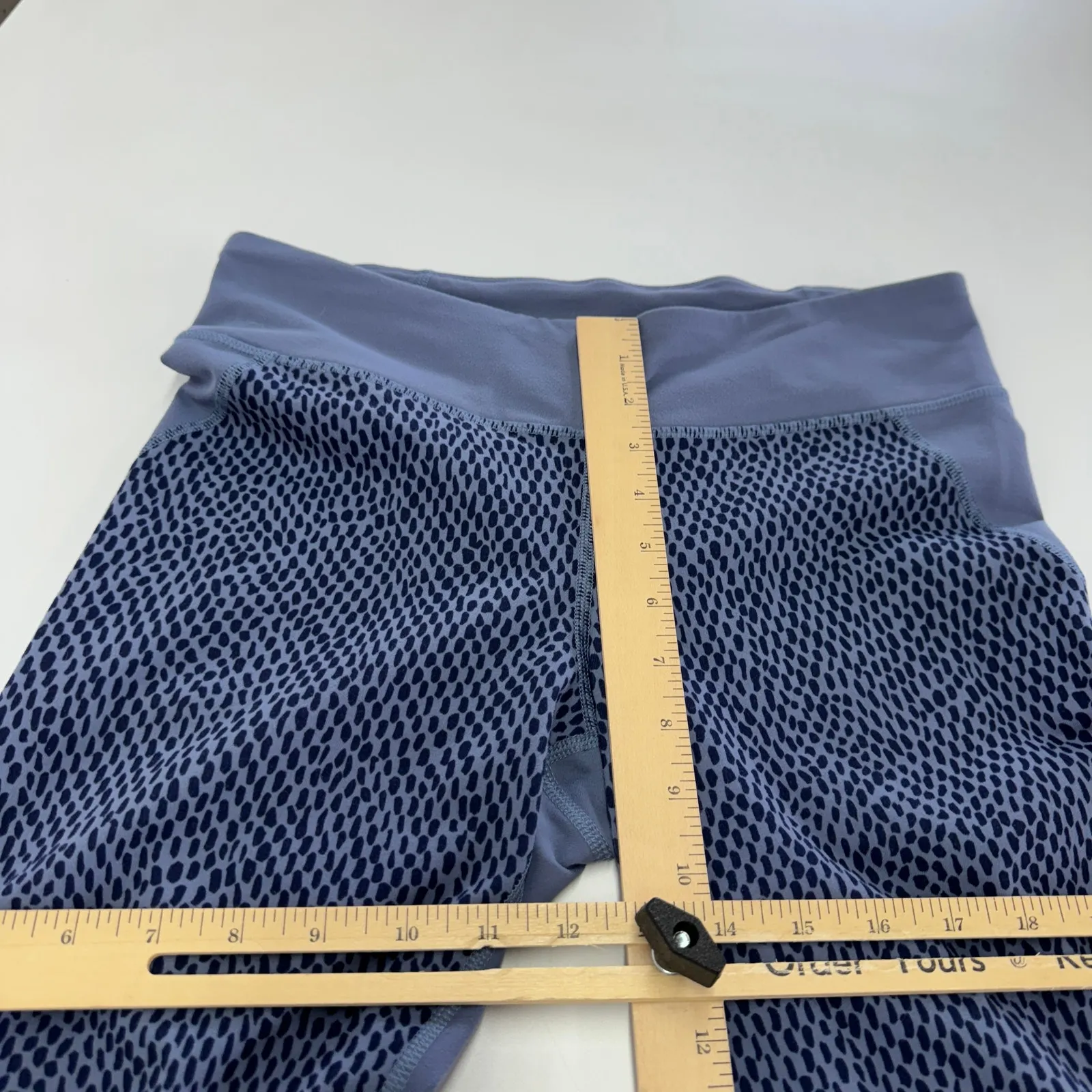 Under Armour Leggings Womens Medium‎ Blue Purple Printed Heatgear Fitted Crop - Image 6