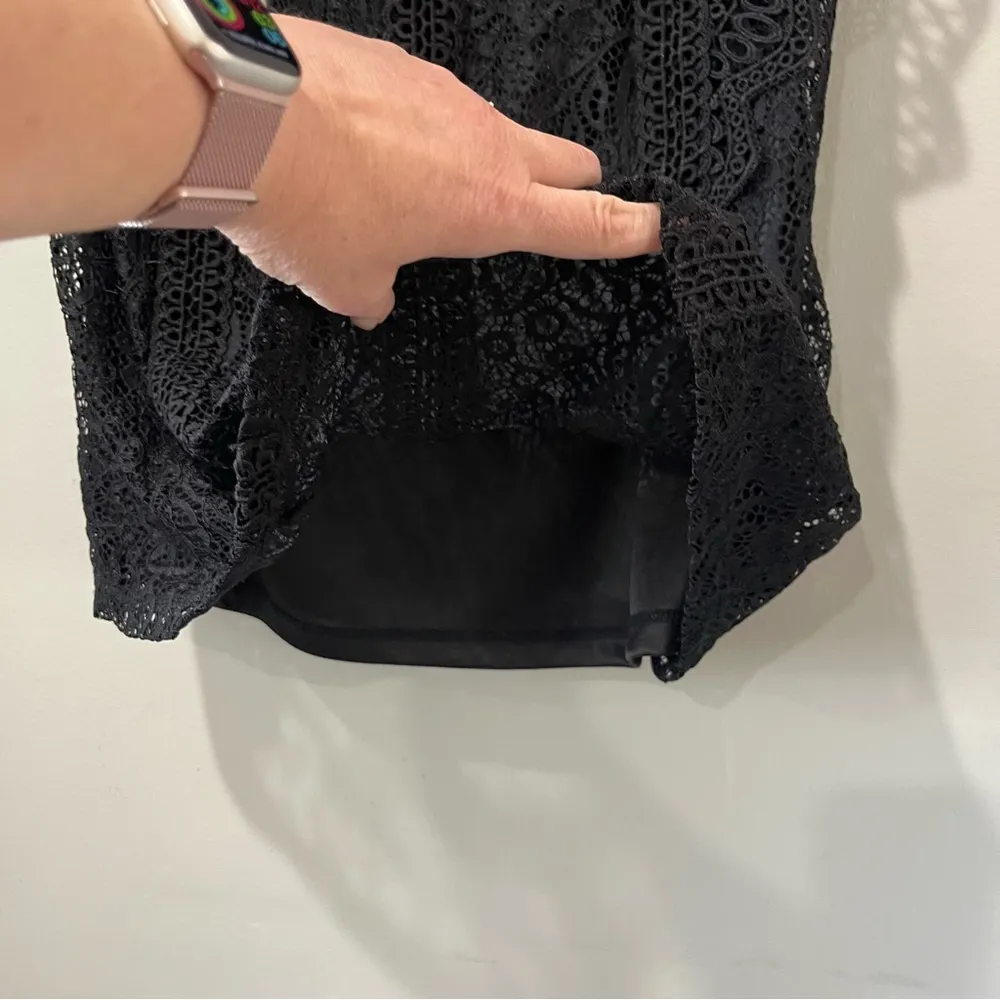 Cable & Gauge Black Lace Top High Neck Lined Sleeveless Size Medium Classy - Image 5