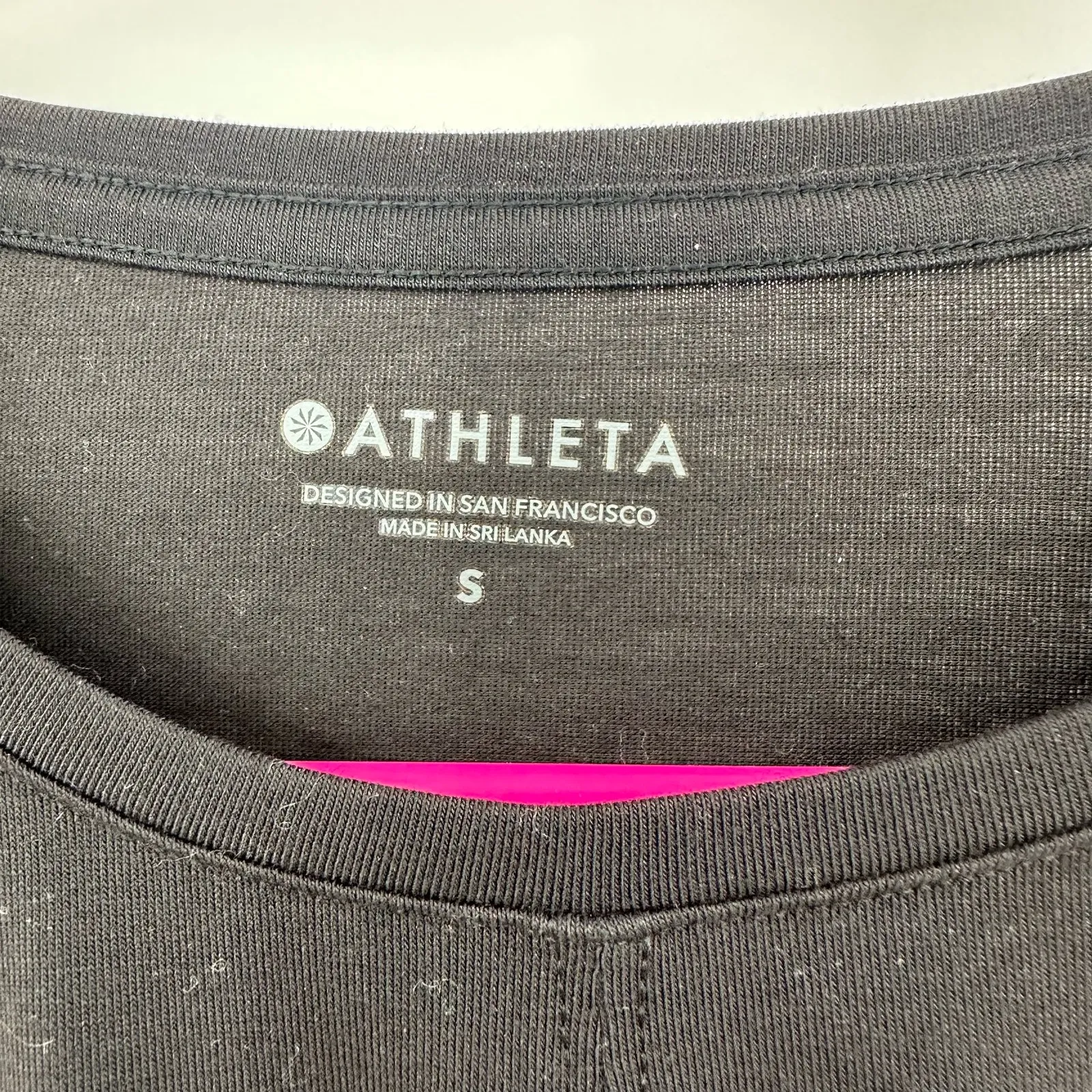 Athleta Size Small Top Black Long Sleeve Cropped‎ Twist Yoga Gym Running Active - Image 4