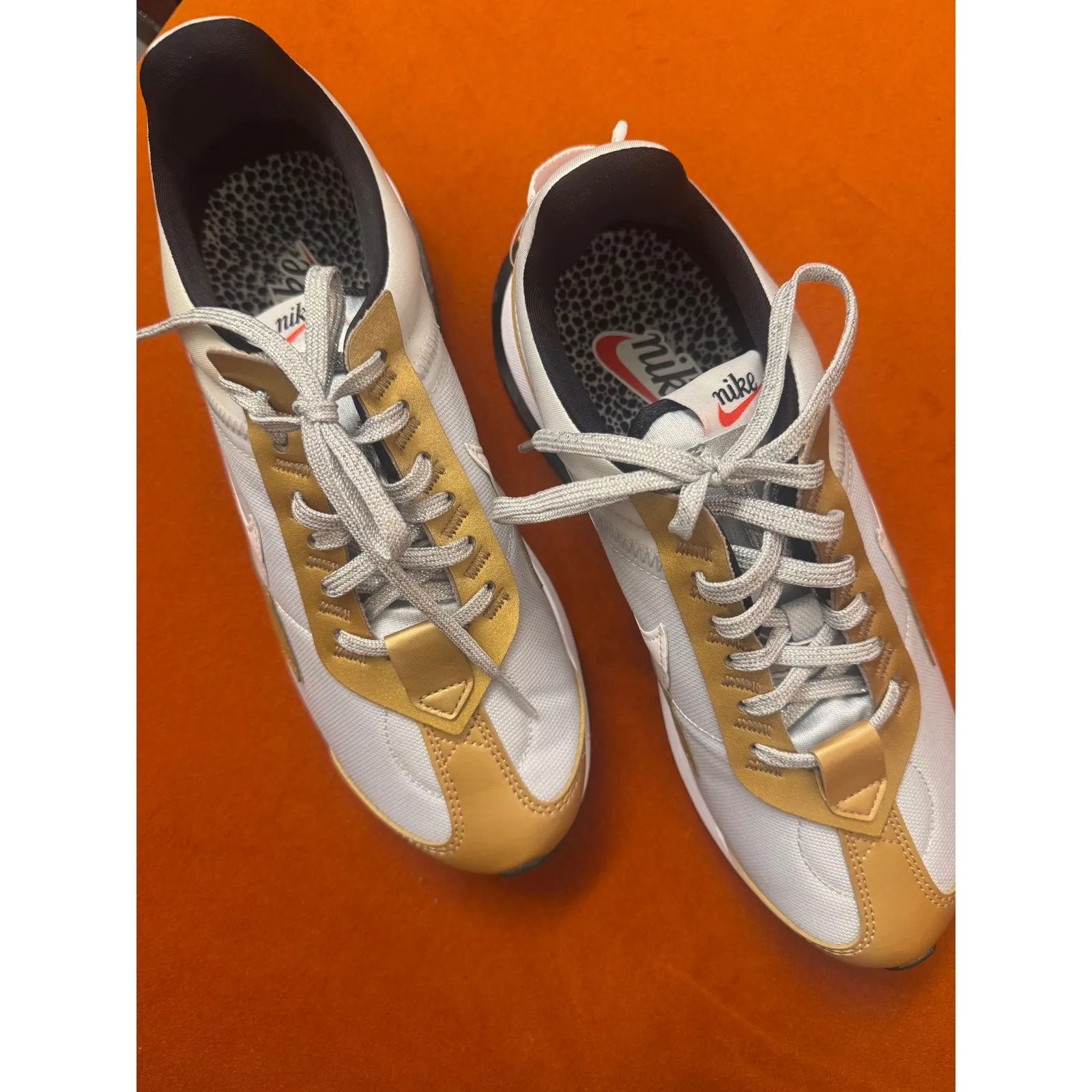 Nike Pre-Love O.X. Sneakers White Gold Running Shoes DJ6210-001 Size 8.5 - Image 2