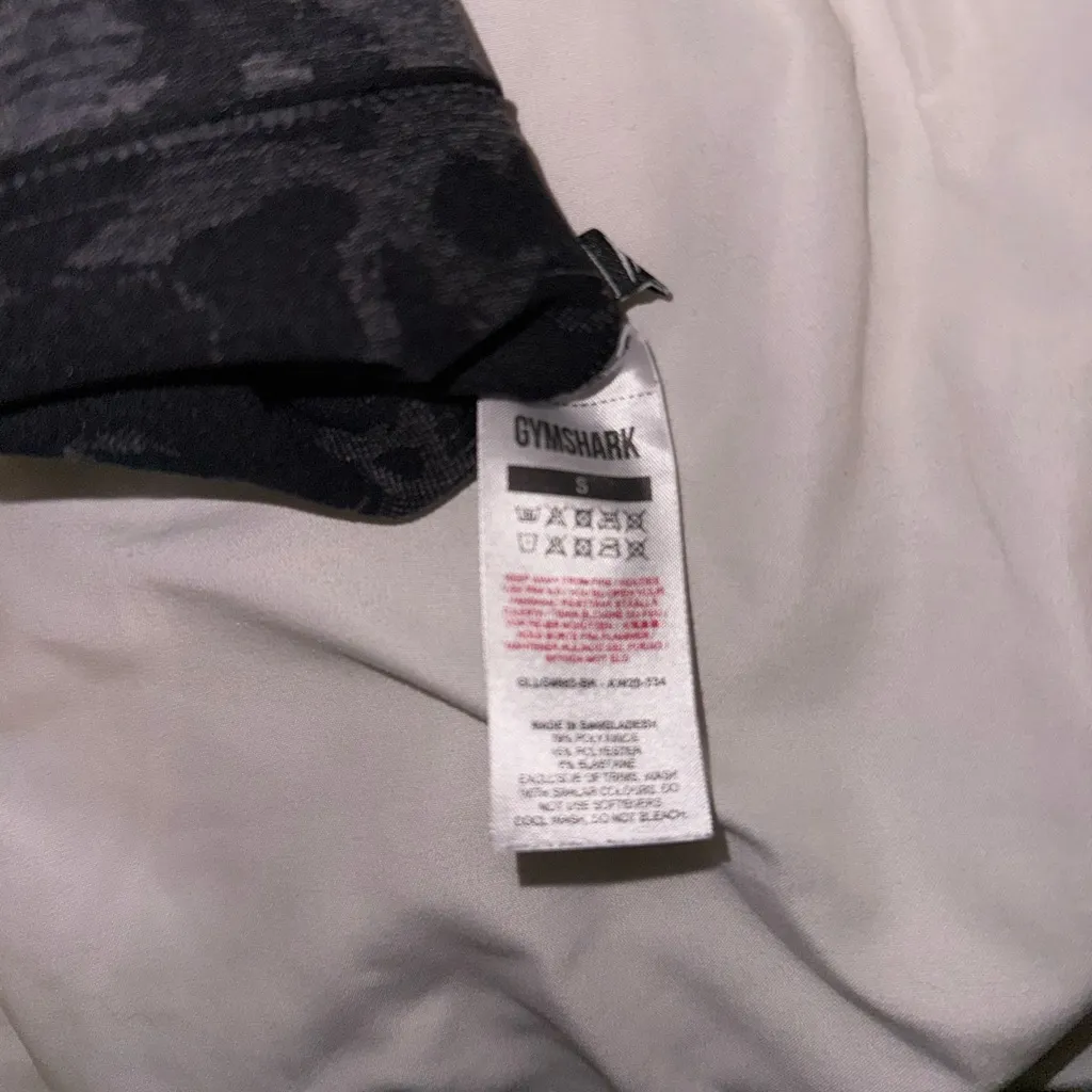 Black and grey camo gymshark leggings - Image 7