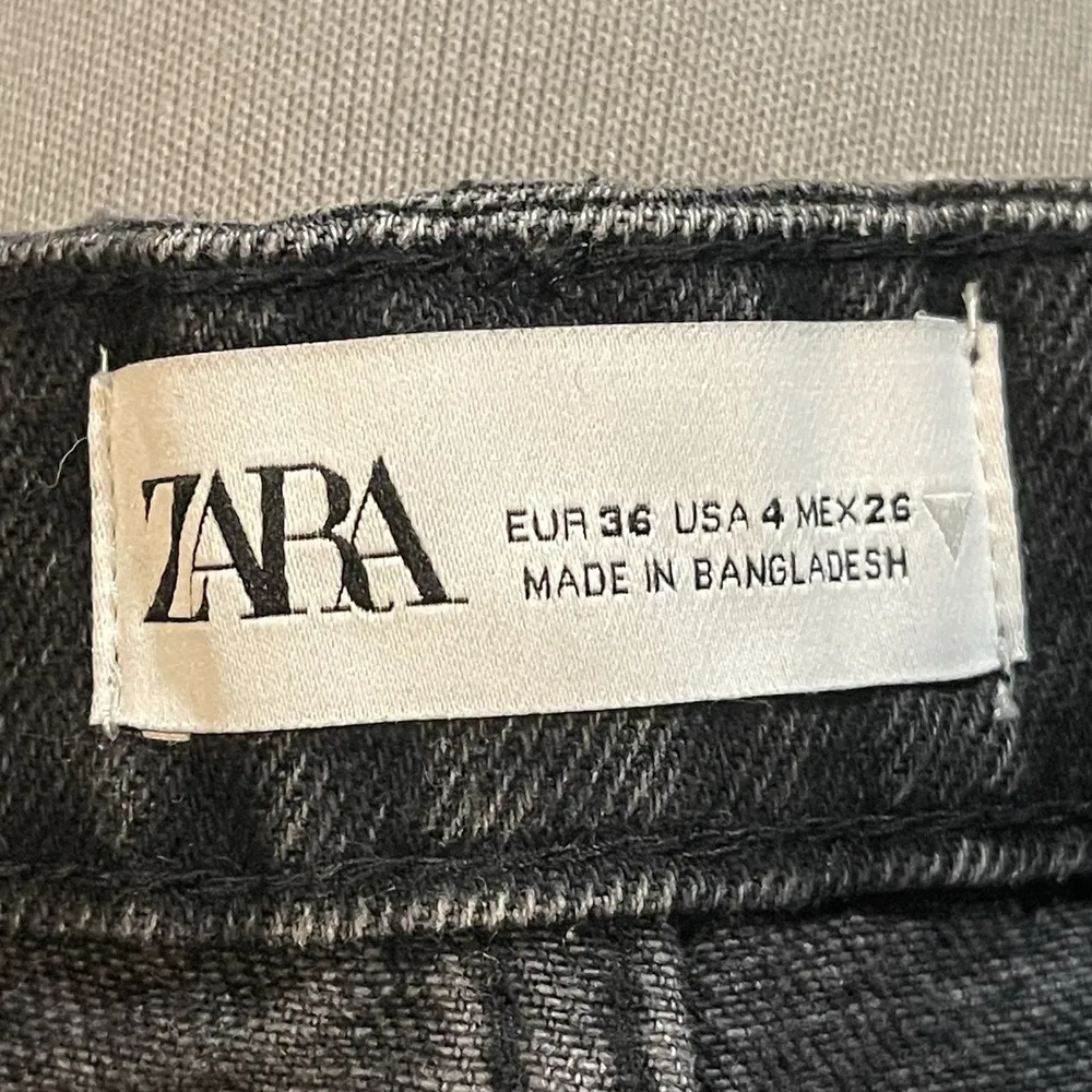 Zara High Rise Black Jean Shorts, size 4 button fly F-13 - Image 4