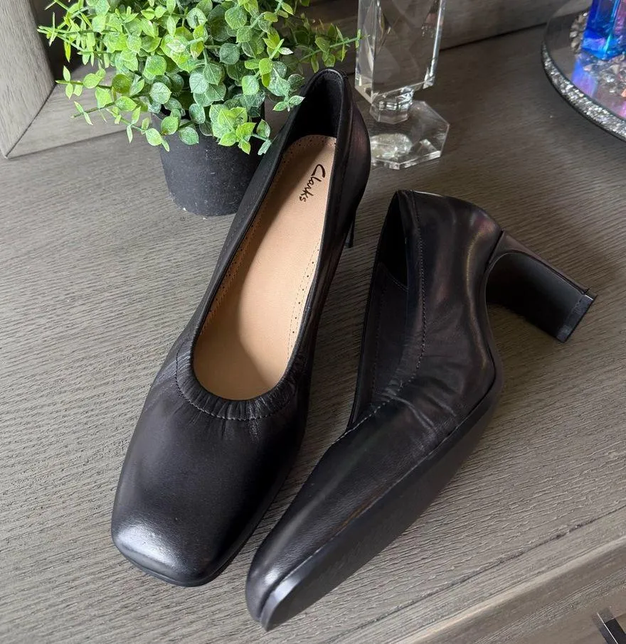 Clarks Seren Pump in Black Leather 9.5 - Image 6