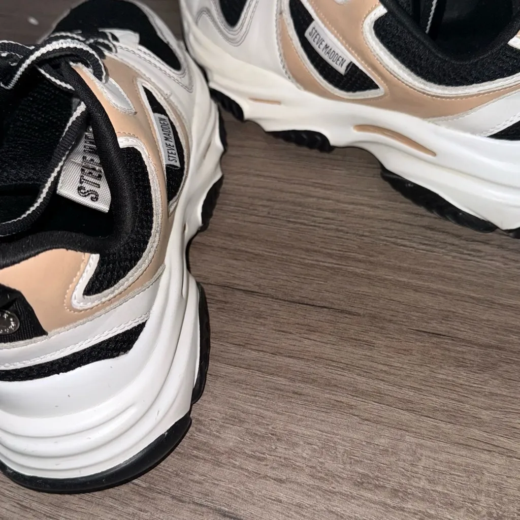 Steve Madden Black, White, and Tan Sneakers/ Used - Image 6