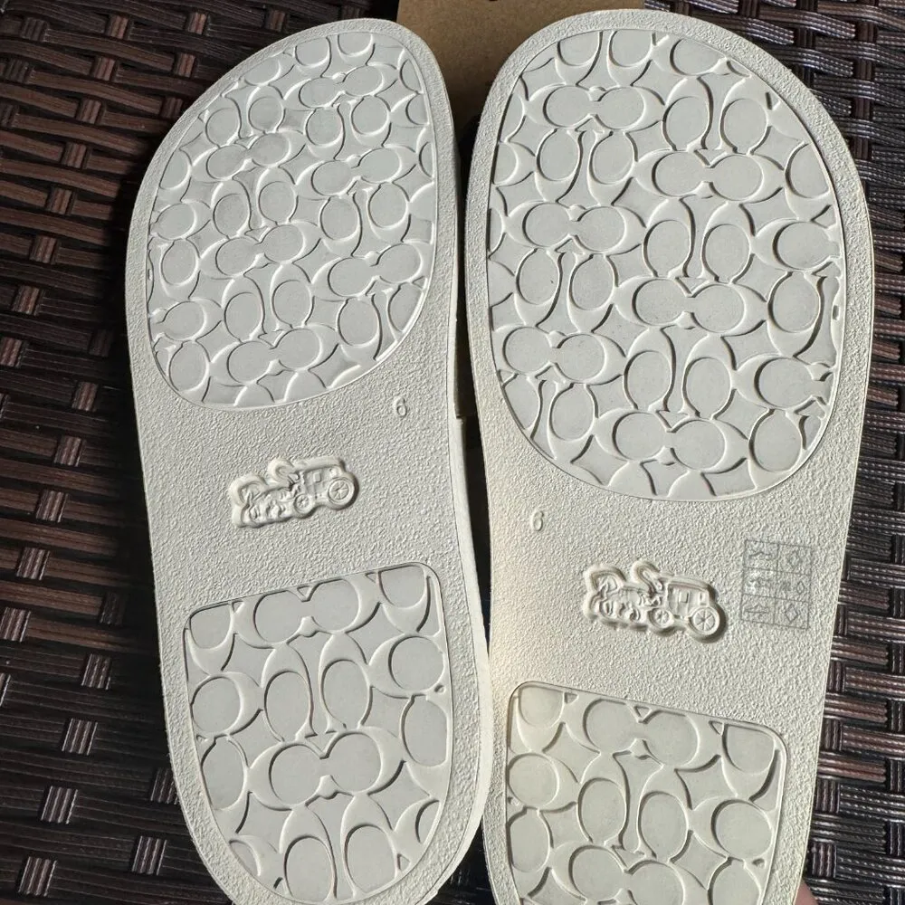 coach slipper with heart print cp825 - Image 4