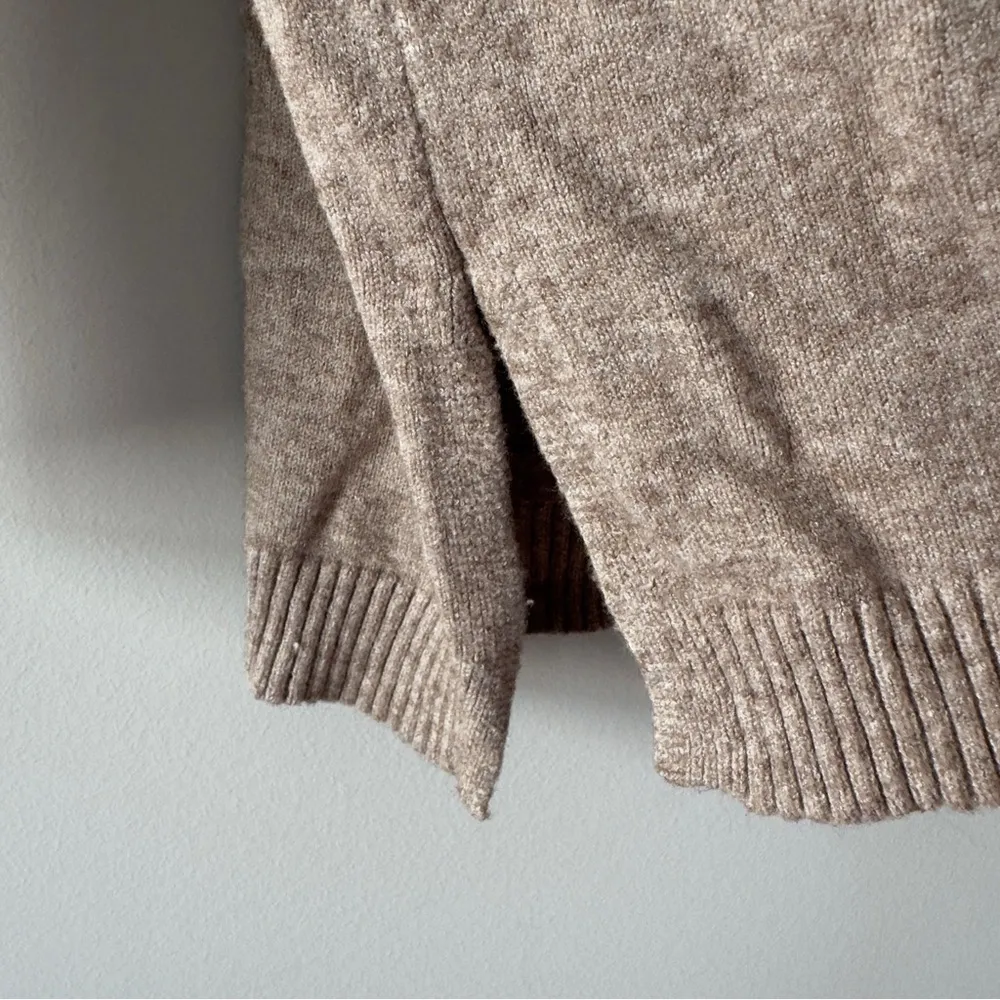 Anthropologie Serena button v-neck sweater ribbed edge long sleeve soft knit S - Image 2