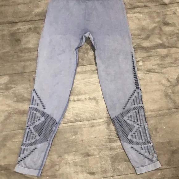 Pink Victoria’s Secret light blue leggings NWOT - Image 5