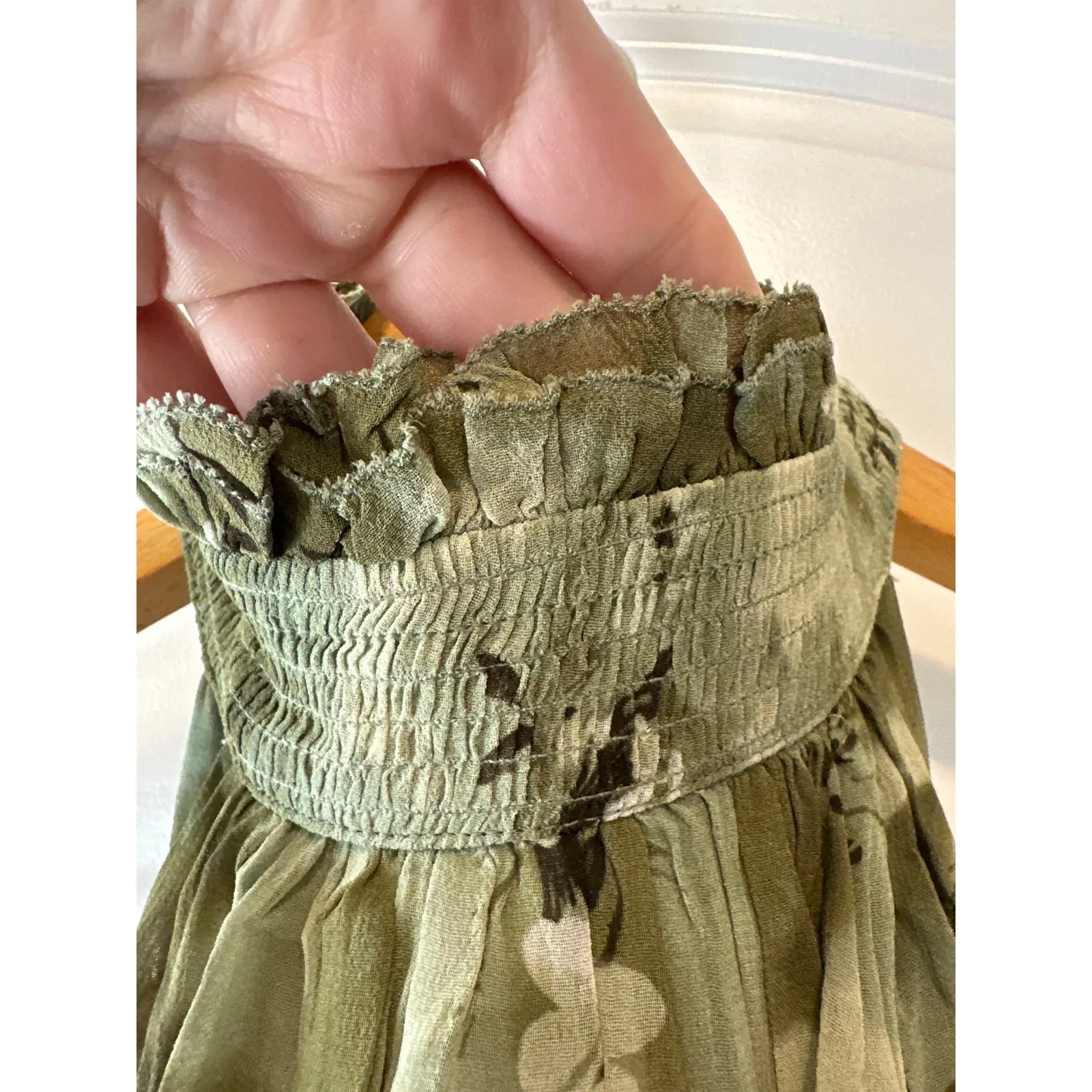 Anthropologie Green Motif Halter Tank Top NWT Size M Open Back Blouse - Image 7