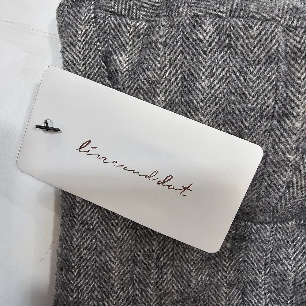 Line & Dot Paola Top in Heather Grey - Image 5