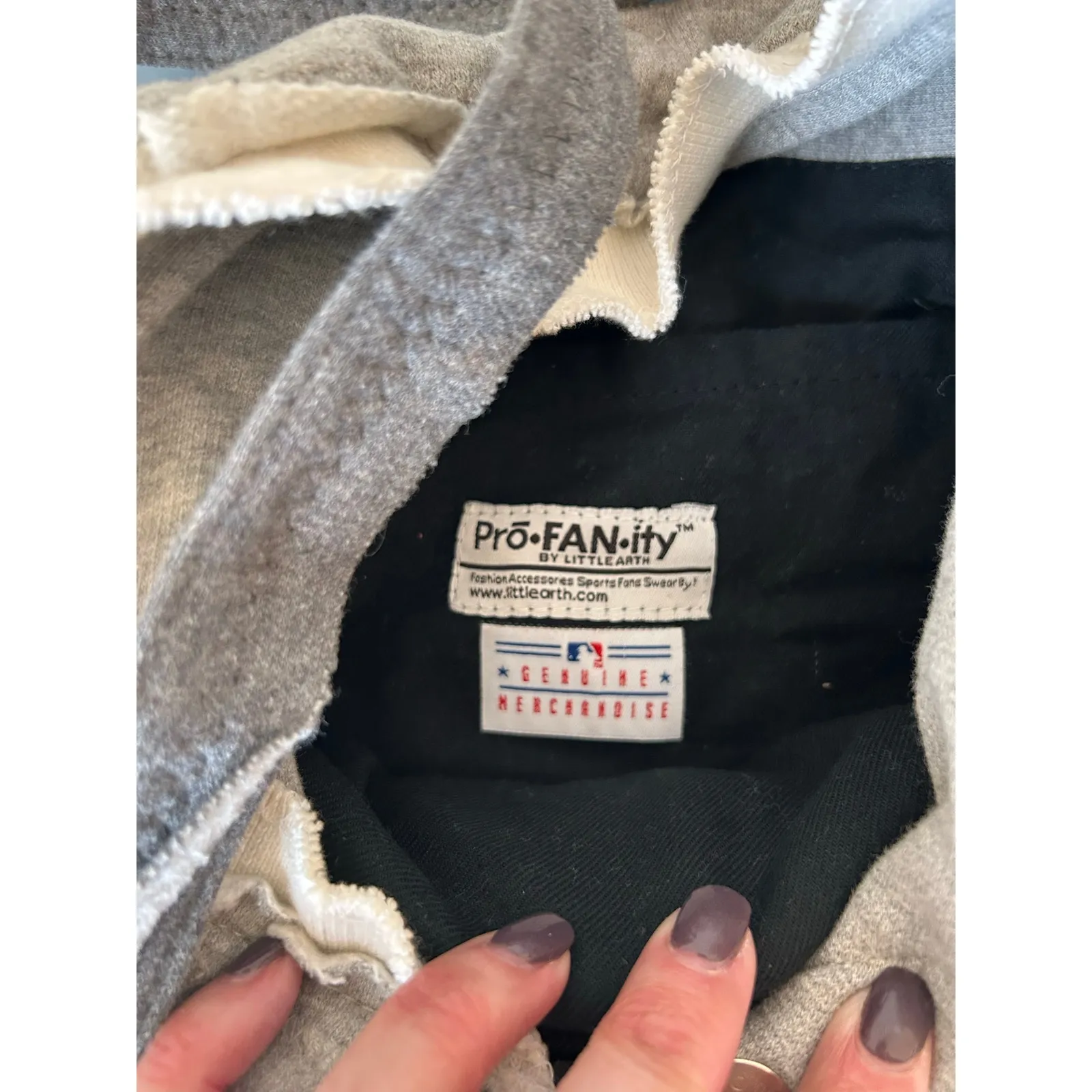 Little Earth Phillies hoodie sweatshirt bag grey - Image 9