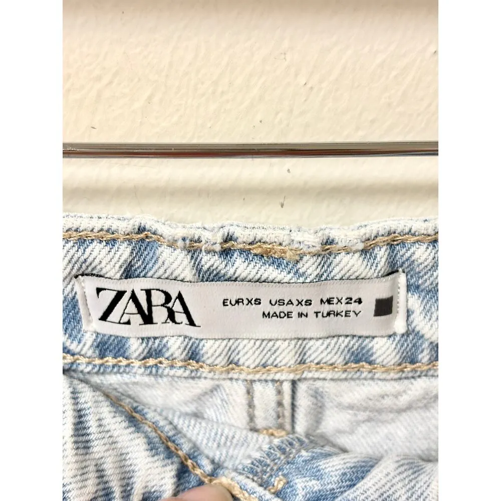 Zara High Waisted Raw Hem Denim Wide Leg Jeans Light Blue Women's Size XS - Image 3