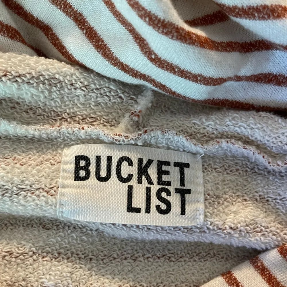 Bucketlist Red And White Oversized Hoodie Size Small - Image 4
