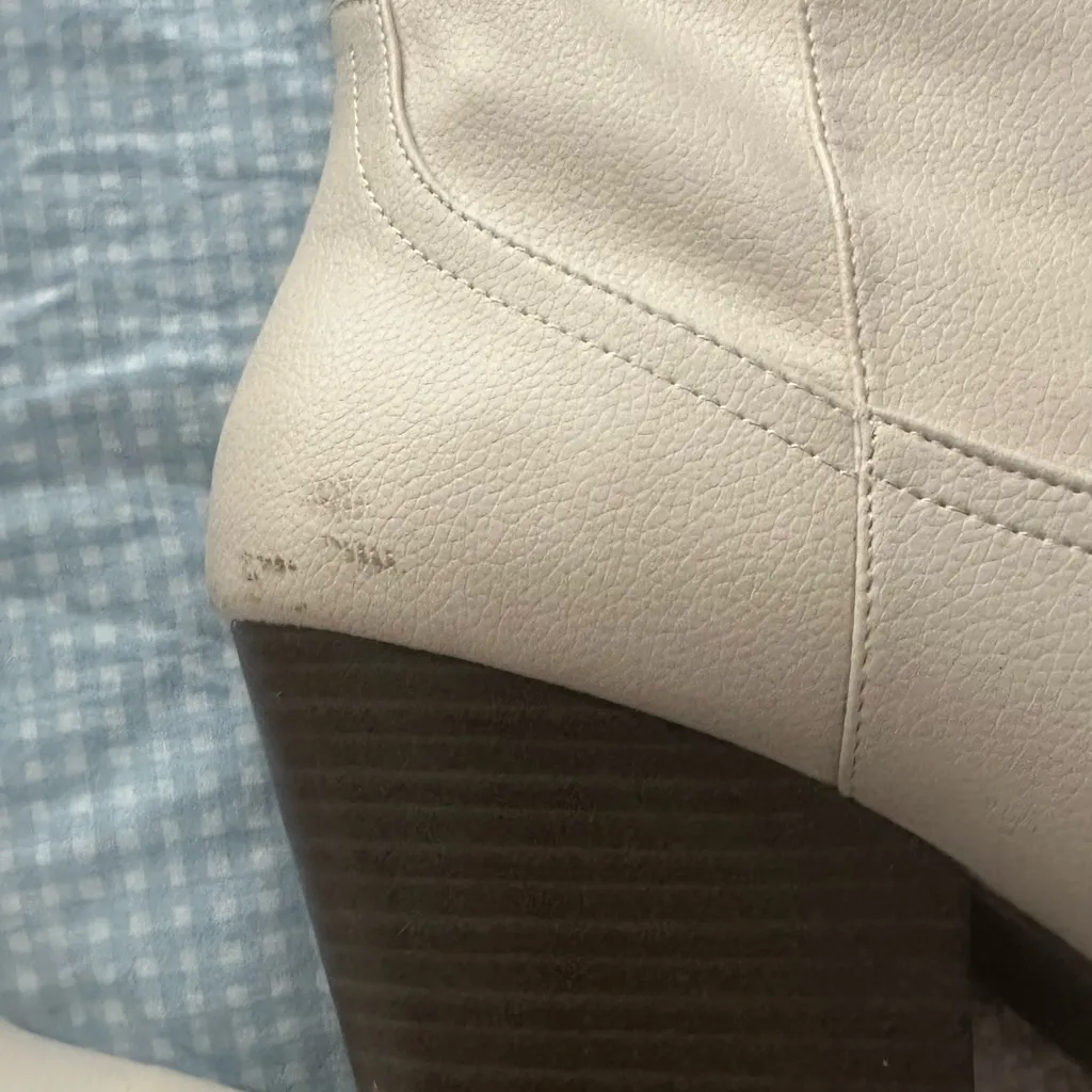 Elegant Cream Knee - Image 3