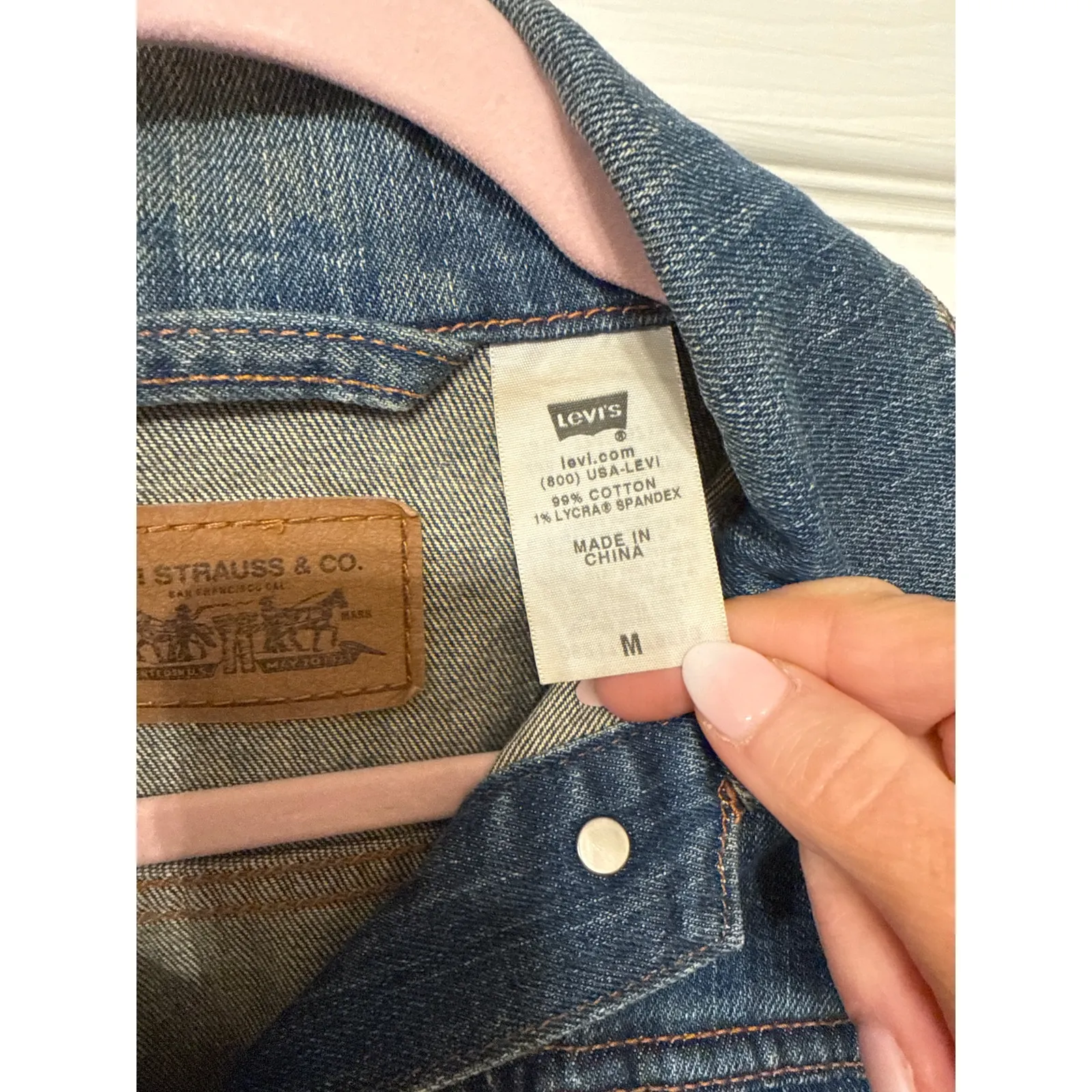 Levi’s 2 Pocket Blue Denim Stretch Blank Red Tab Trucker Jacket, M - Image 7