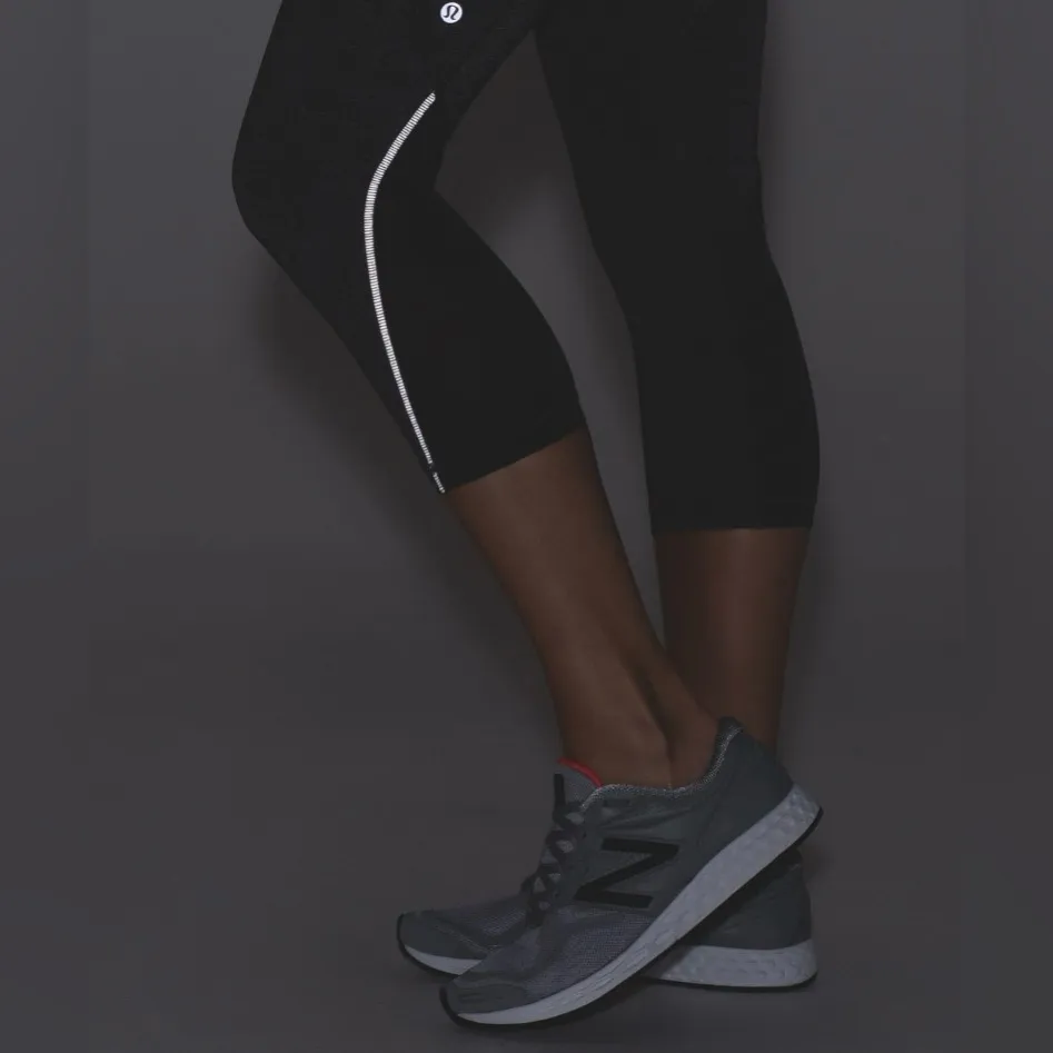 Lululemon Free Runner Crop Heathered Black Gray Women’s Size 8 - Image 5