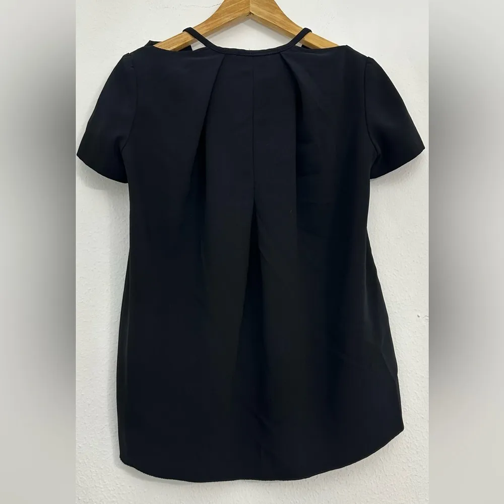 Trina Turk Floramaria Cut-out Shoulder Black Short Sleeve Boxy Blouse - Image 13